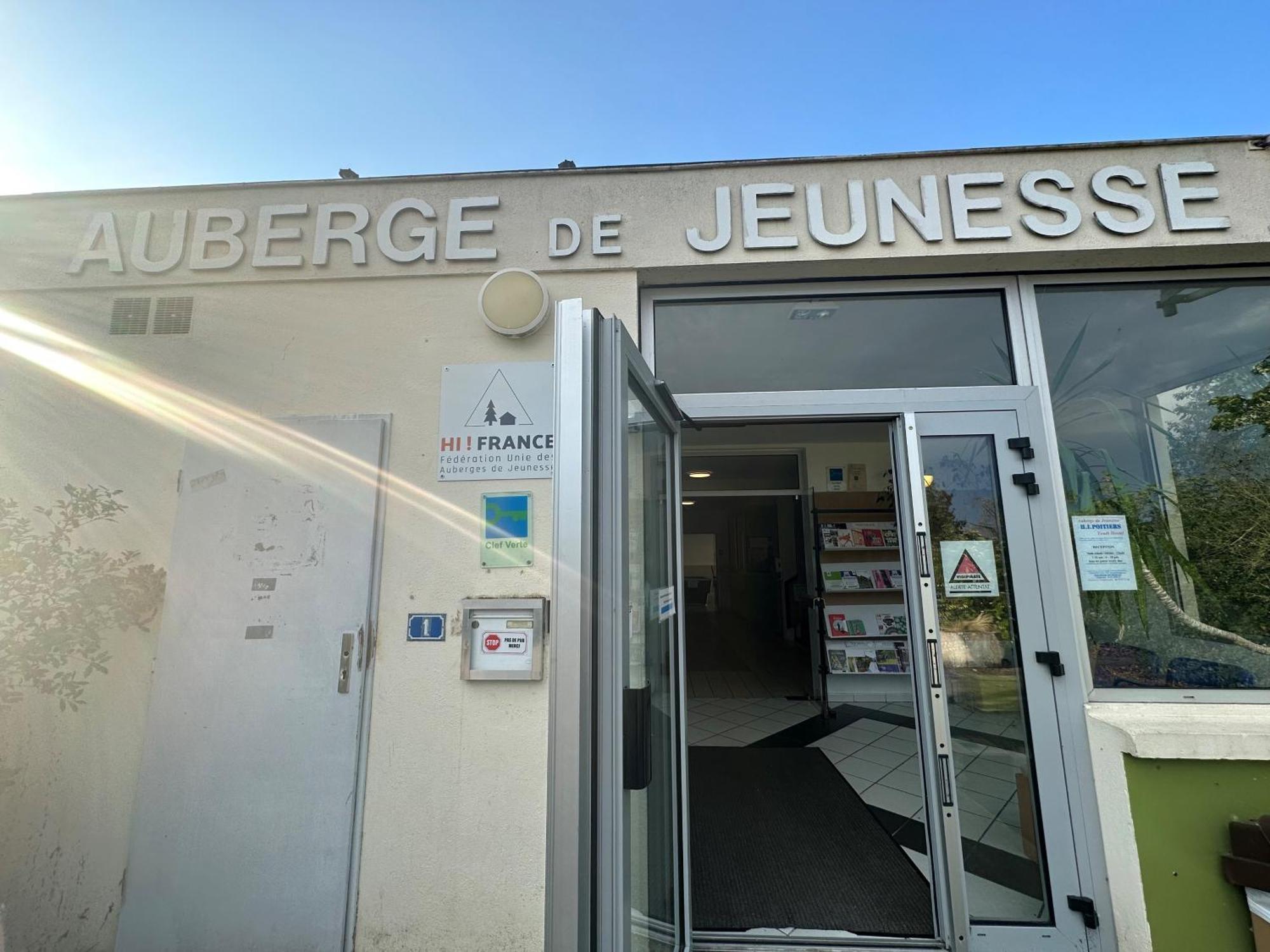 Auberge De Jeunesse Hi Πουατιέ Εξωτερικό φωτογραφία