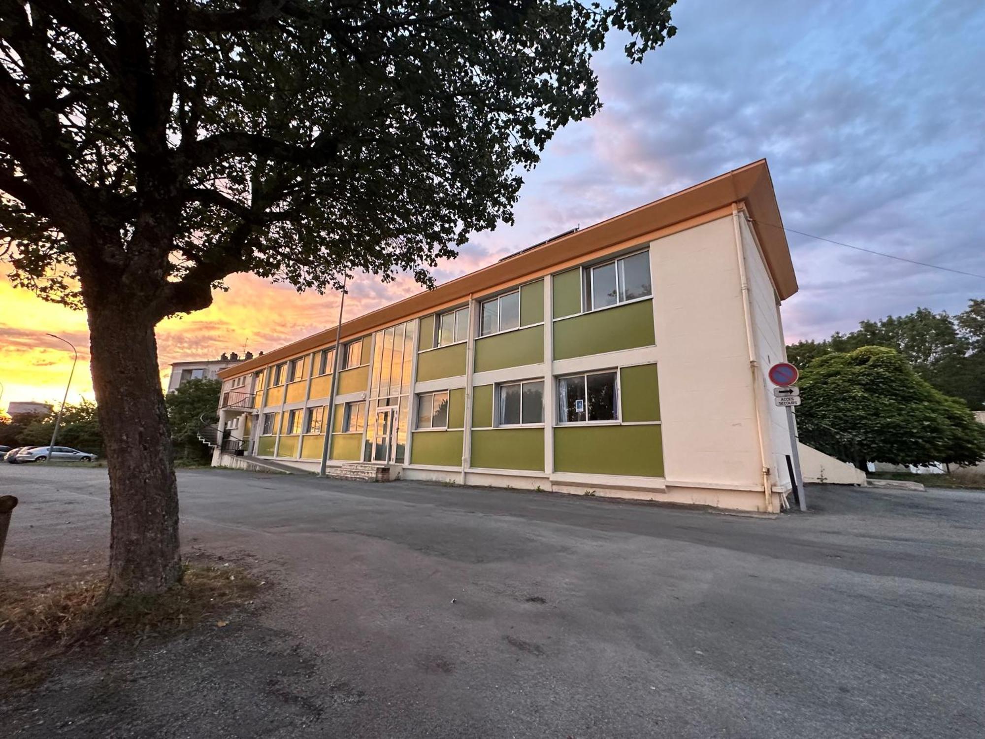 Auberge De Jeunesse Hi Πουατιέ Εξωτερικό φωτογραφία